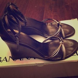 Gold and silver strappy wedge size7.5